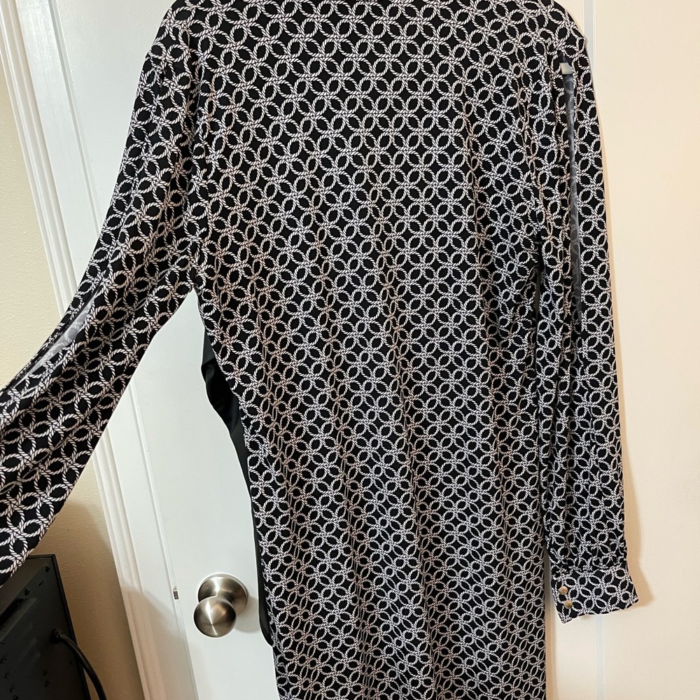 Michael Kors Monochrome Circle Pattern Button-Dow… - image 6